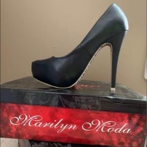 NEW! Black Heels with Leopard Print Sole